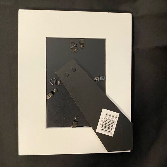 Beachy vibe picture frame. Hold 4x6 photo. Off-white. - Picture 3 of 8